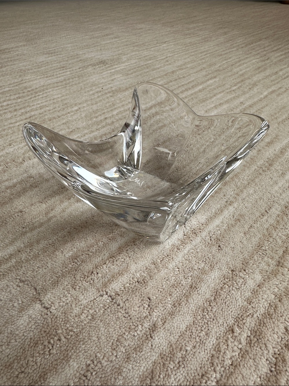 Orrefors "Lotus" crystal bowl designed by Lars Hellsten.